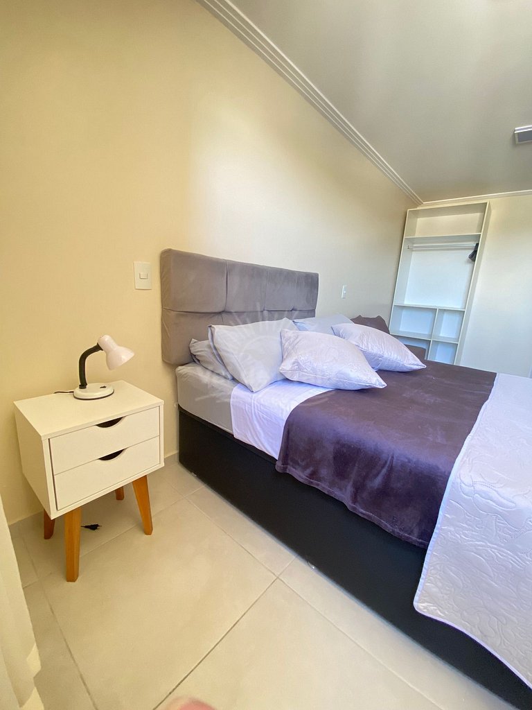 Apartamento com vista para o mar em condomínio