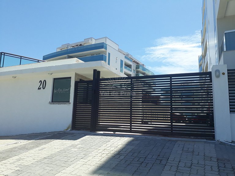 Apartamento com vista para o mar em condomínio