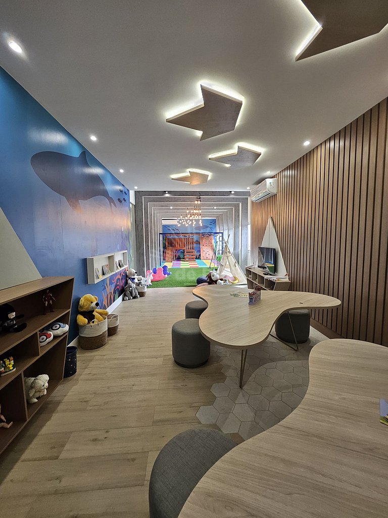 Apartamento acessível em condomínio sofisticado perto da Pra