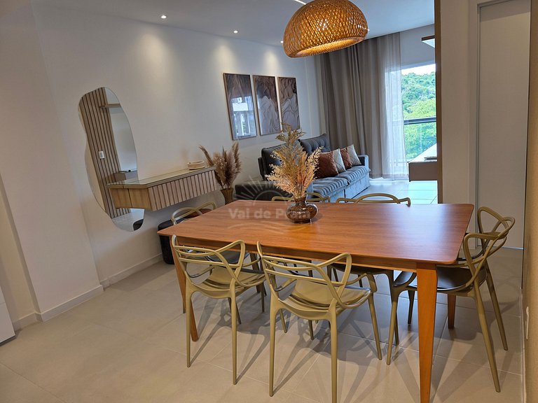 Apartamento com 2 quartos e 2 banheiros, próximo à Prainha