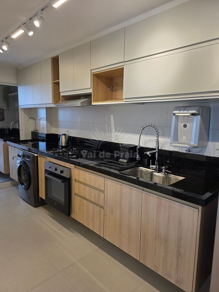 Apartamento com 2 quartos e 2 banheiros, próximo à Prainha