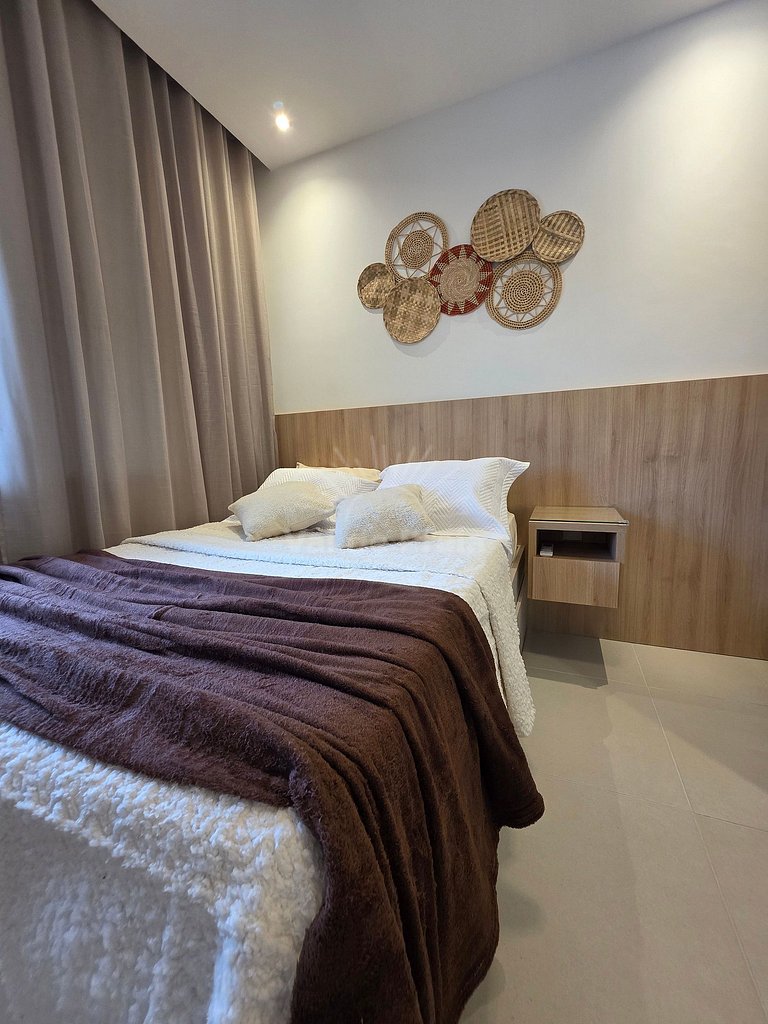 Apartamento com 2 quartos e 2 banheiros, próximo à Prainha