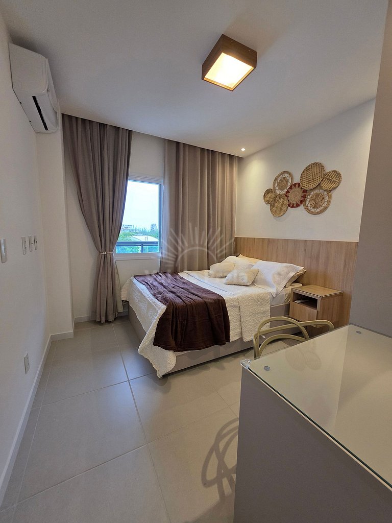 Apartamento com 2 quartos e 2 banheiros, próximo à Prainha