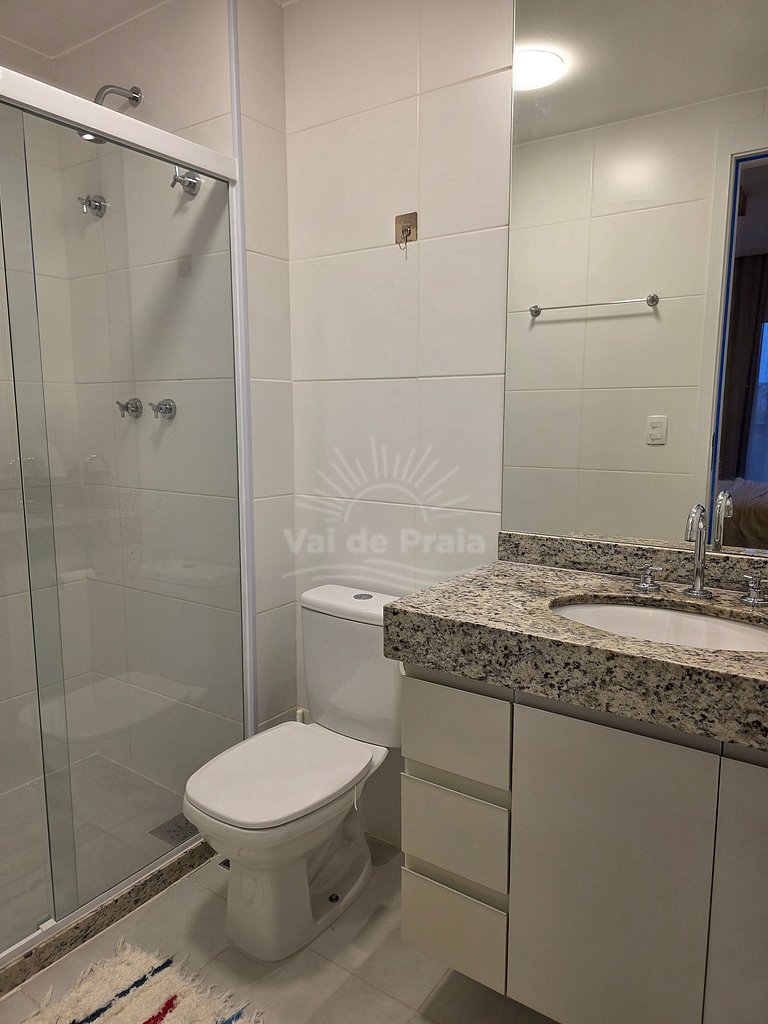 Apartamento com 2 quartos e 2 banheiros, próximo à Prainha