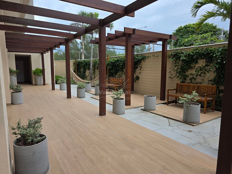 Apartamento com 2 quartos e 2 banheiros, próximo à Prainha