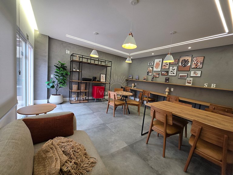 Apartamento com 2 quartos e 2 banheiros, próximo à Prainha