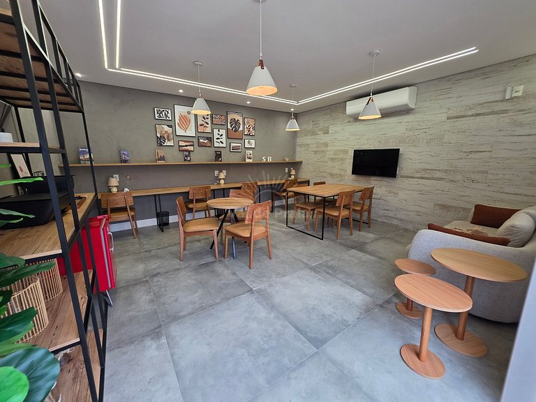 Apartamento com 2 quartos e 2 banheiros, próximo à Prainha