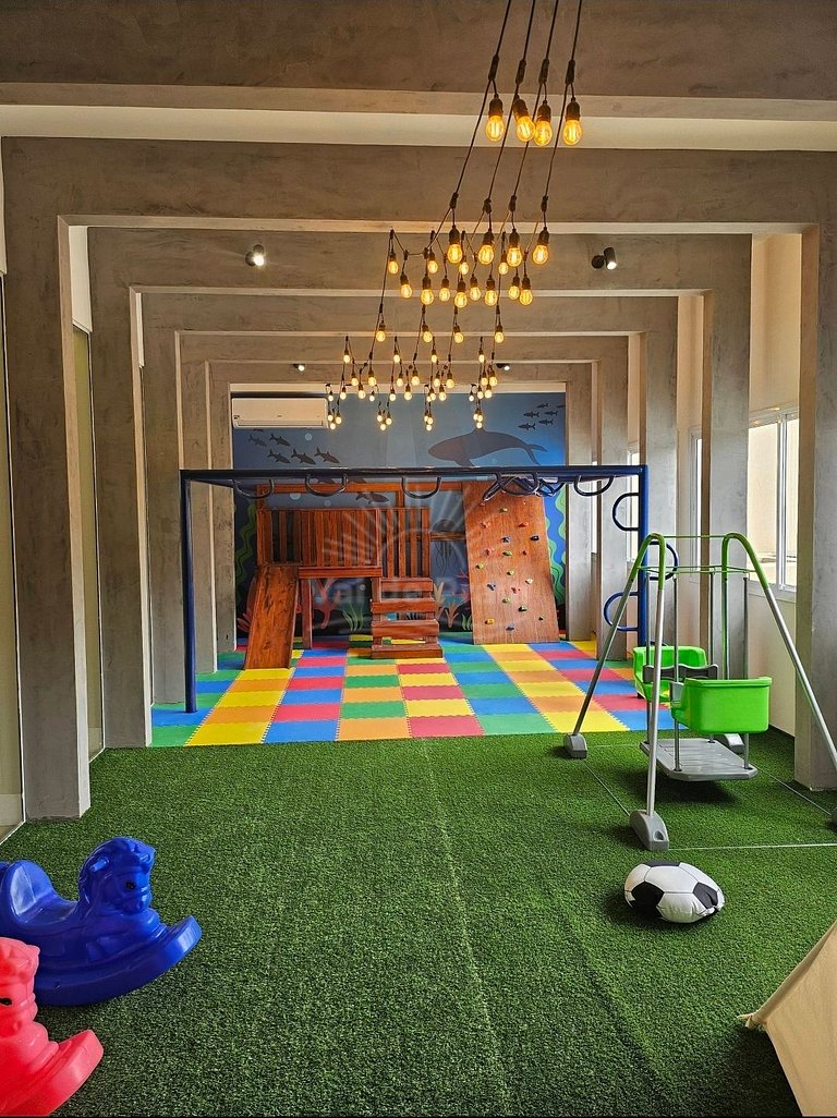 Apartamento com 2 quartos e 2 banheiros, próximo à Prainha