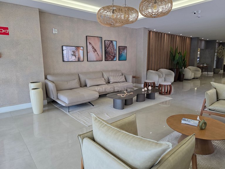 Apartamento com 2 quartos e 2 banheiros, próximo à Prainha