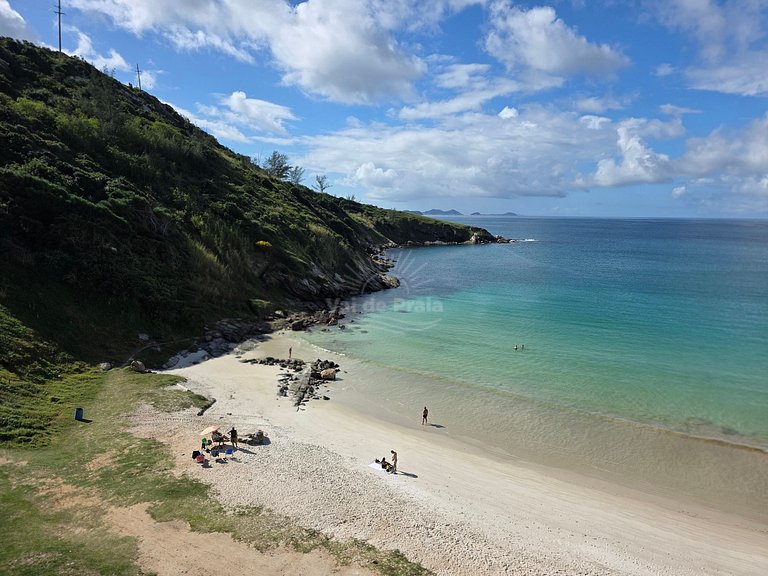 Apartamento com 2 quartos e 2 banheiros, próximo à Prainha