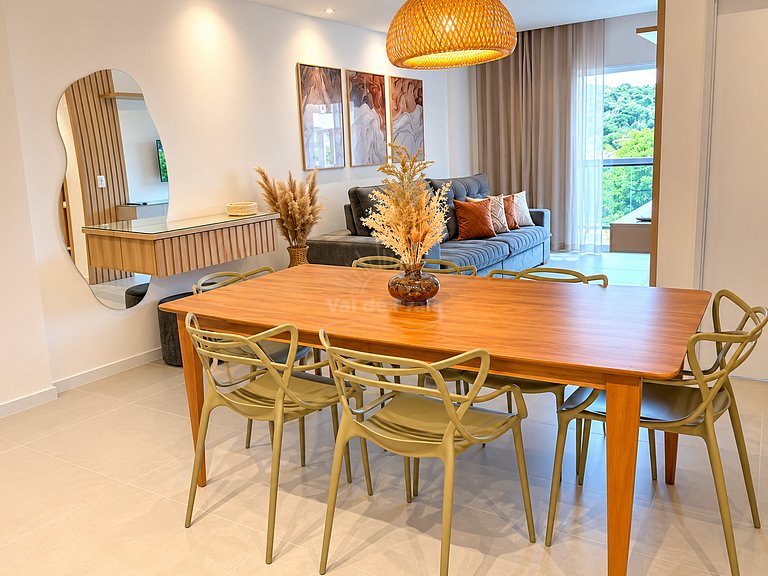 Apartamento com 2 quartos e 2 banheiros, próximo à Prainha