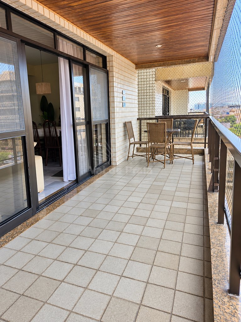 Apartamento com 3 suítes na Praia do Forte