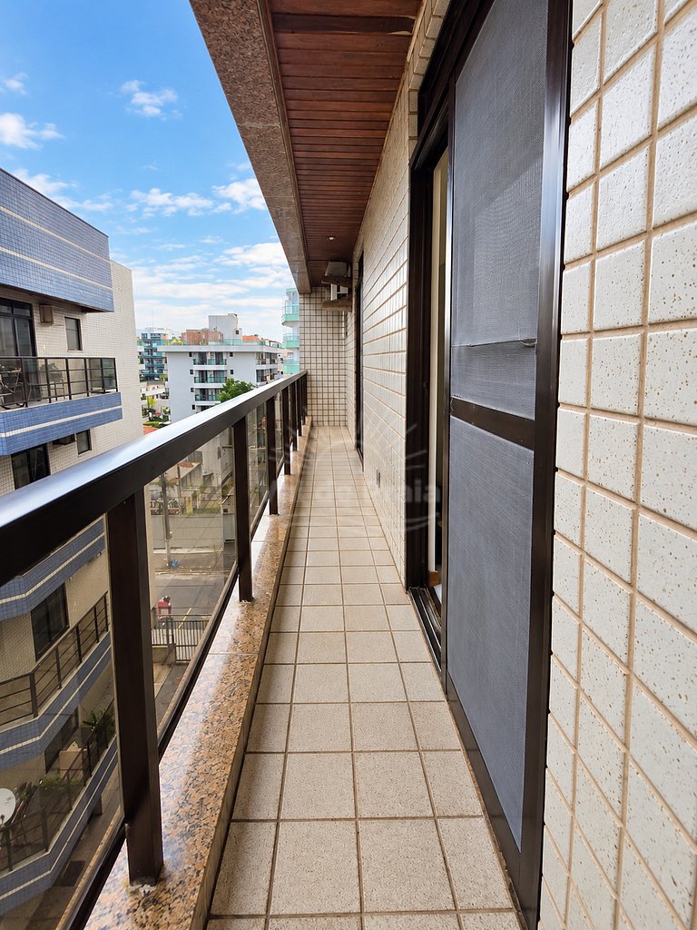 Apartamento com 3 suítes na Praia do Forte